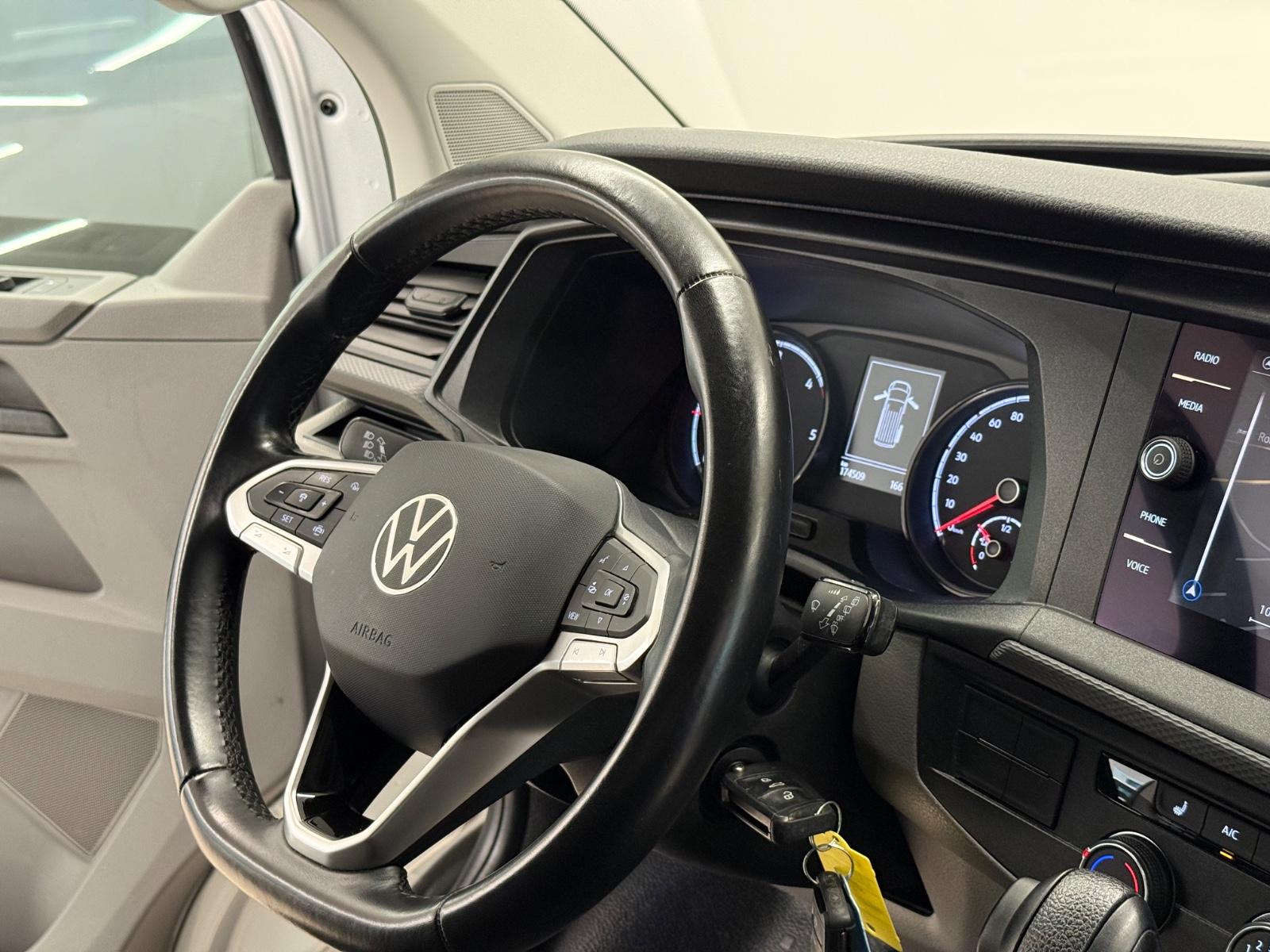 Volkswagen T6.1 Transporter DSG NAVI KLIMA ACC