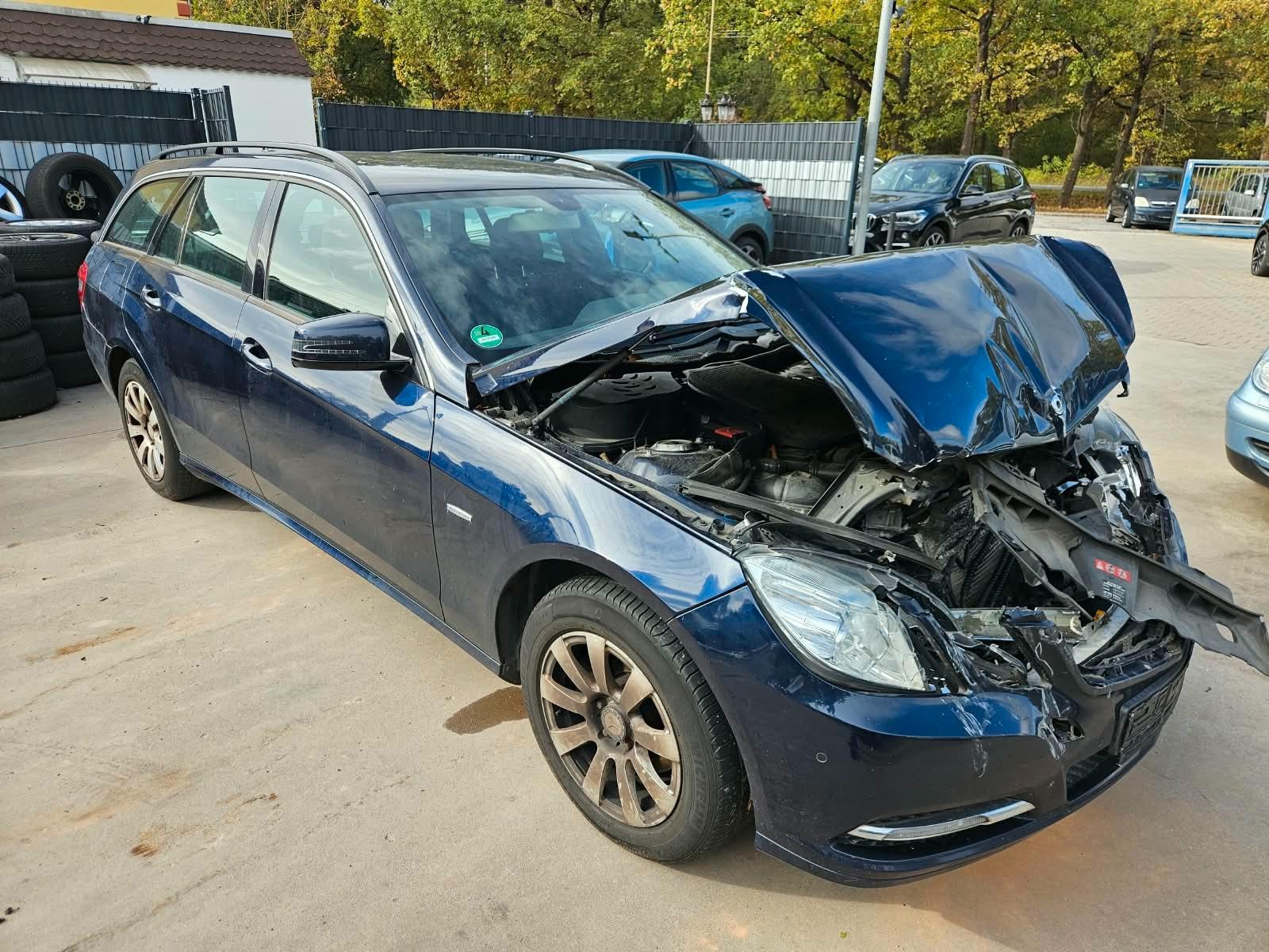 Mercedes-Benz E200 2011 — engine 2.143 cm³, 136 HP (100kW)
