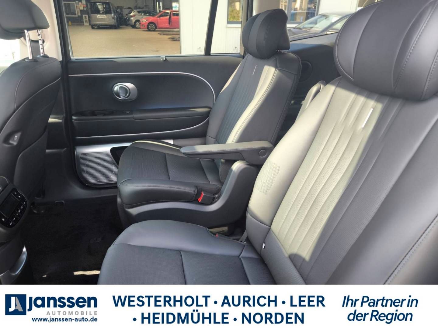 Fahrzeugabbildung Hyundai IONIQ 9 UNIQ Panorama-Glas-Schiebedach, Relax-Pa