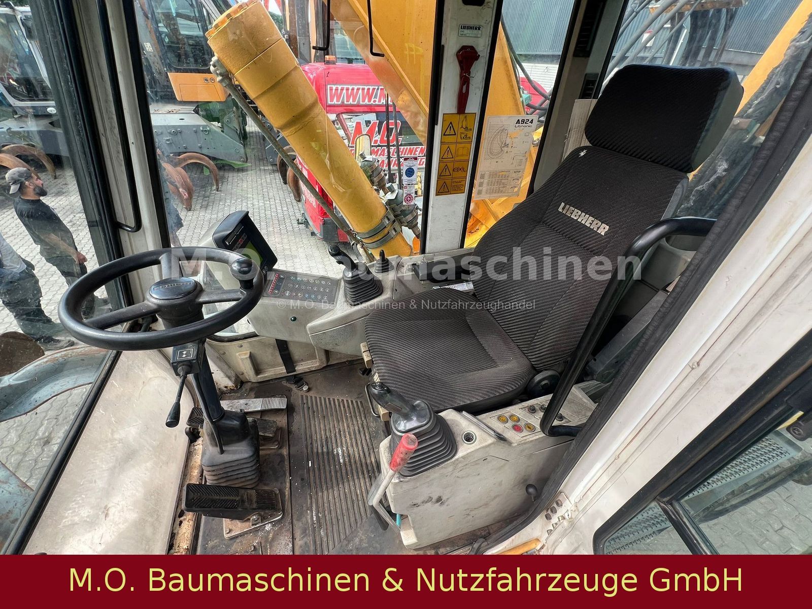 Fahrzeugabbildung Liebherr A 924 Litronic9900 BST/Hochf.Kabine/Magnetanlage