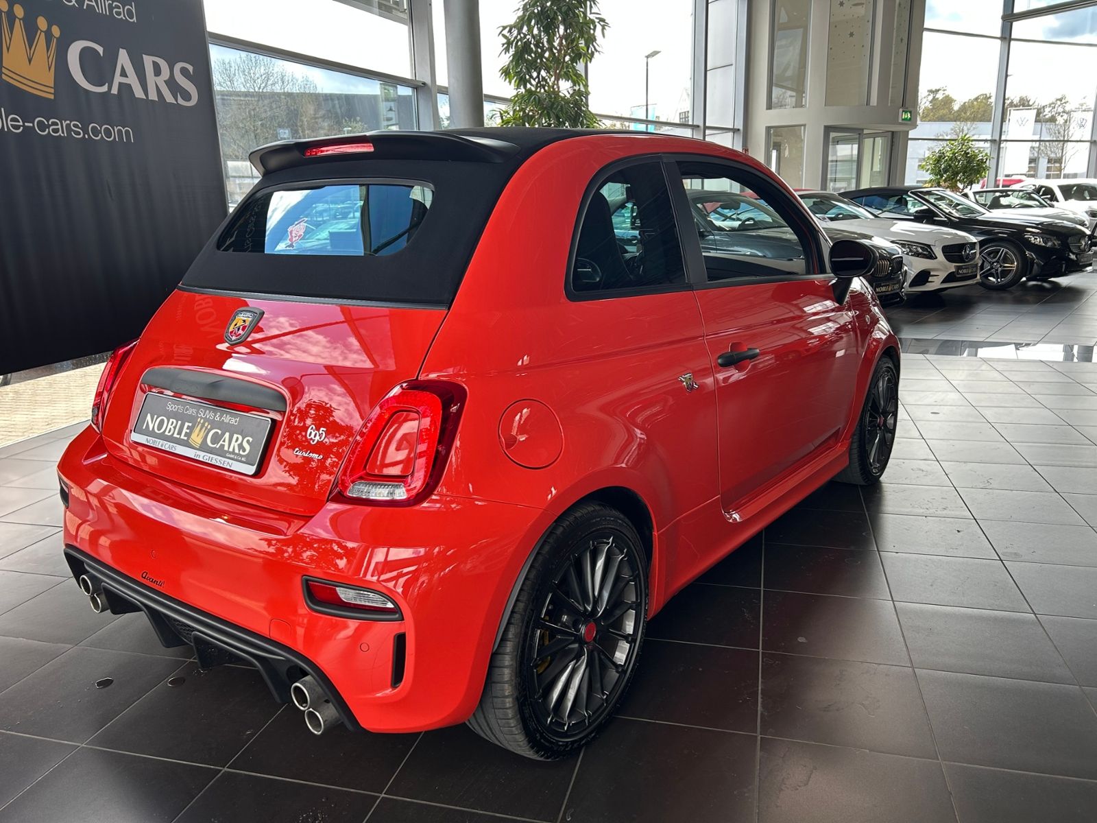 Fahrzeugabbildung Abarth 695C Turismo BEATS NAVI XENON