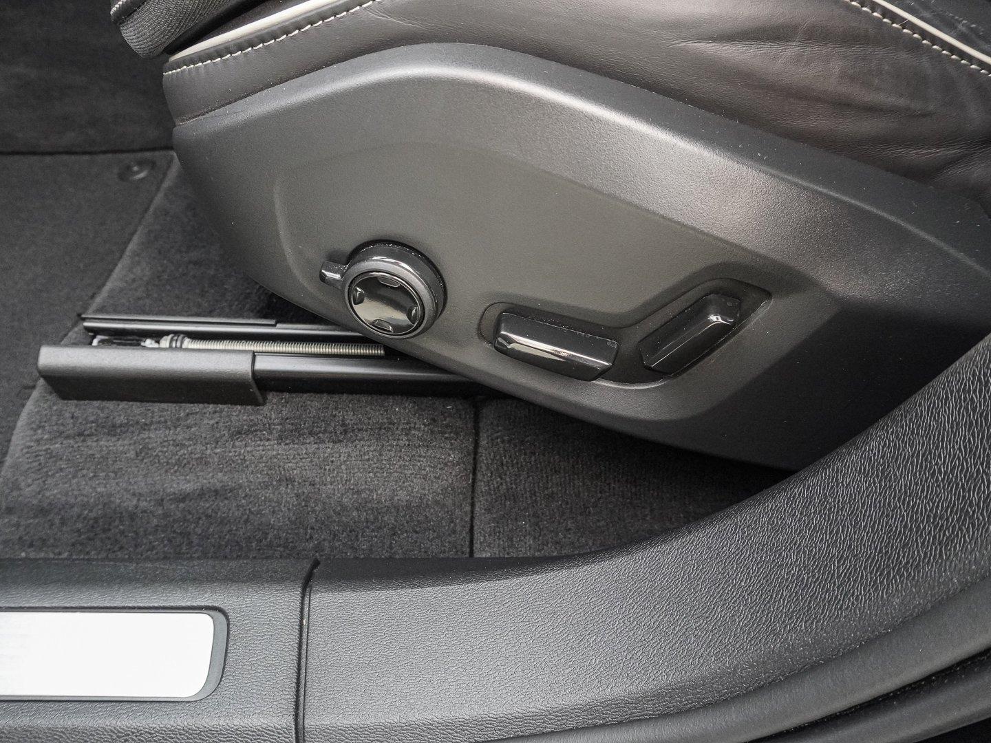 Volvo XC60 T8 AWD Black Edition Ultra Plug-in Hybrid