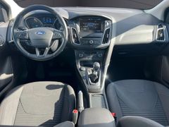 FORD Focus Lim. Titanium KLIMA,NAVI,PDC,TEMPOMAT,ESP