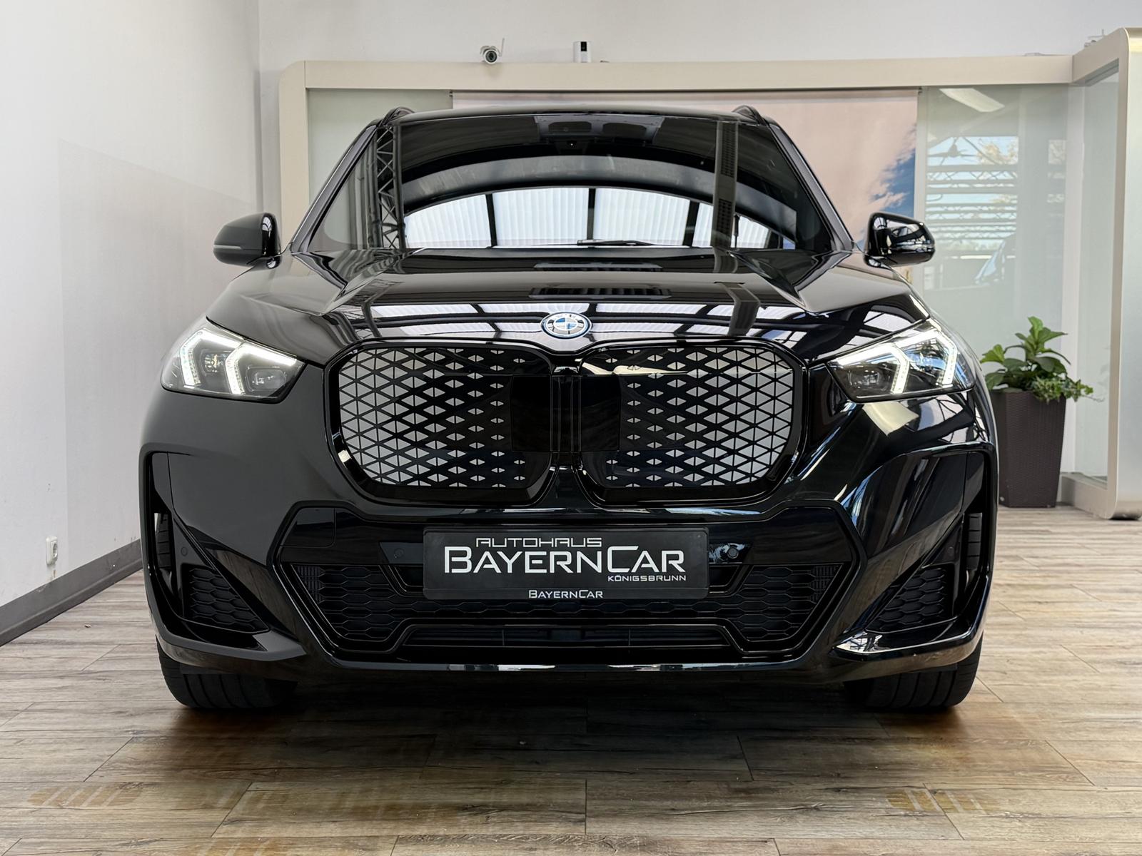 BMW iX1 eDrive20 M Sport Pro ACC H&K MemorySitze LED