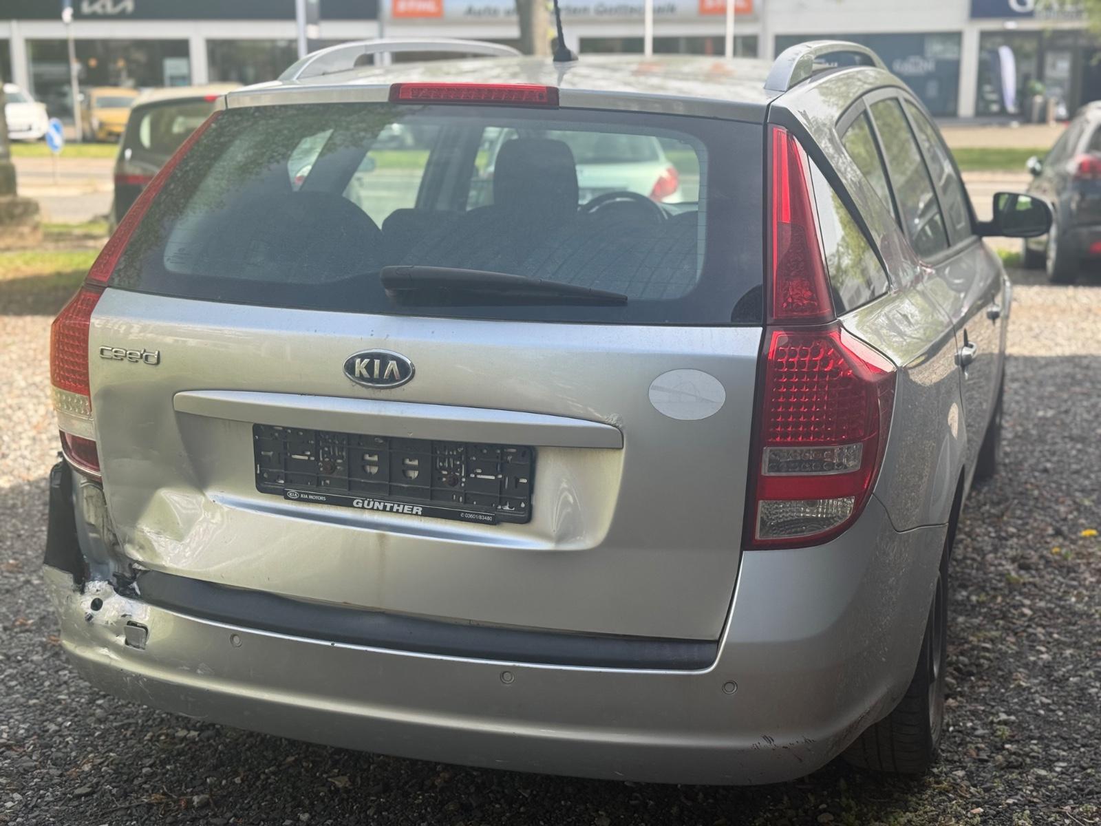 Kia cee'd 2012 — photo 8