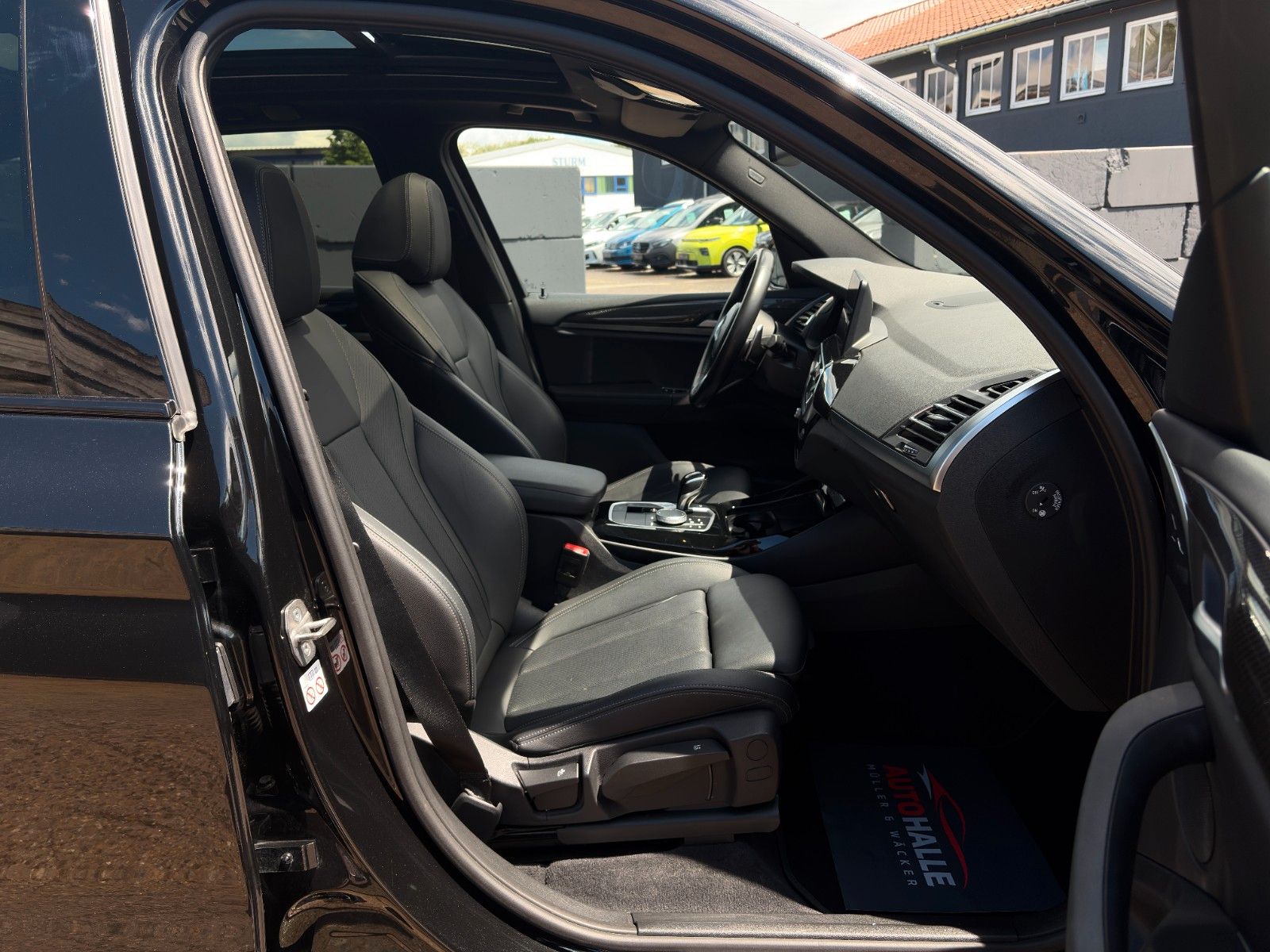 Fahrzeugabbildung BMW X3 xDrive30d M Sport LcProf. Pano Kamera Temp.