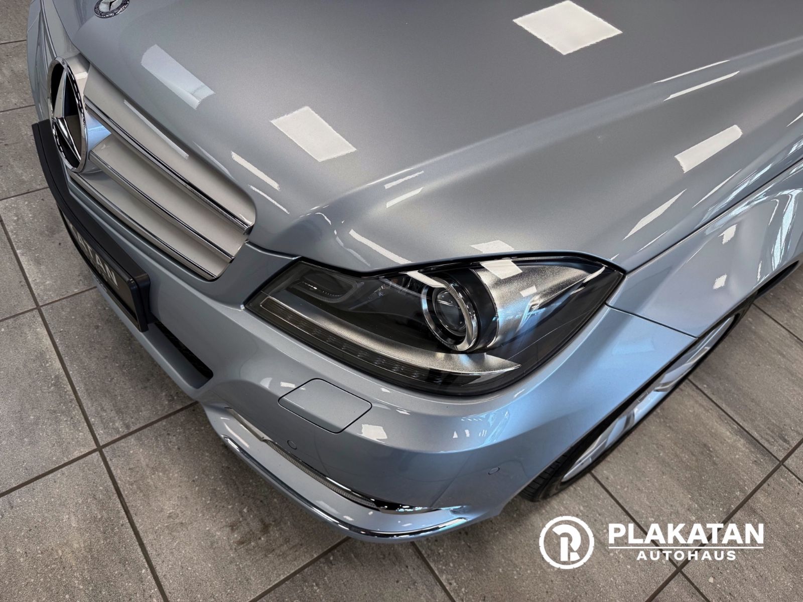 Fahrzeugabbildung Mercedes-Benz C 350 CDI Navi Tempomat Bi-Xenon MB-Service