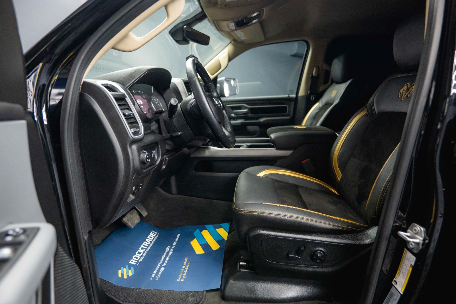 Fahrzeugabbildung Dodge RAM 5.7 V8 HEMI 4x4 OFFROAD Night GOLD EDITION