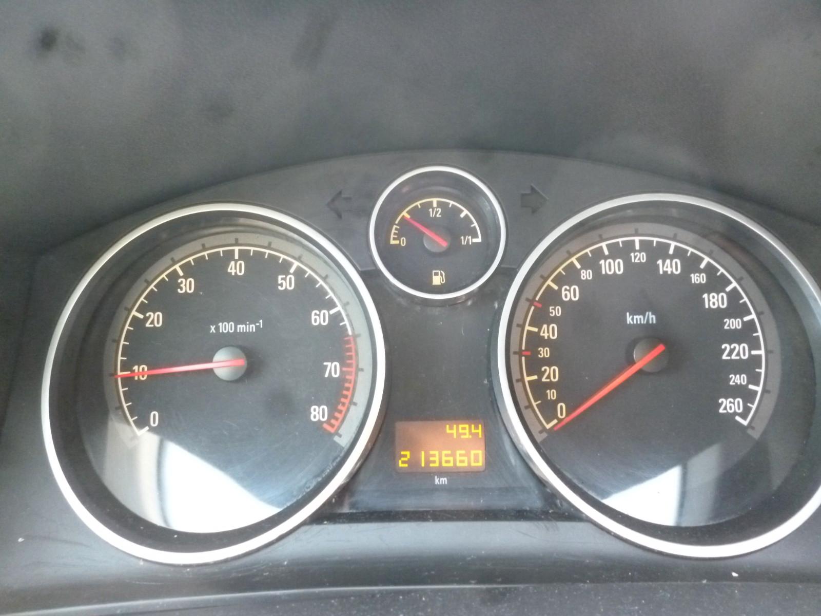 Opel Astra 2010 — photo 13
