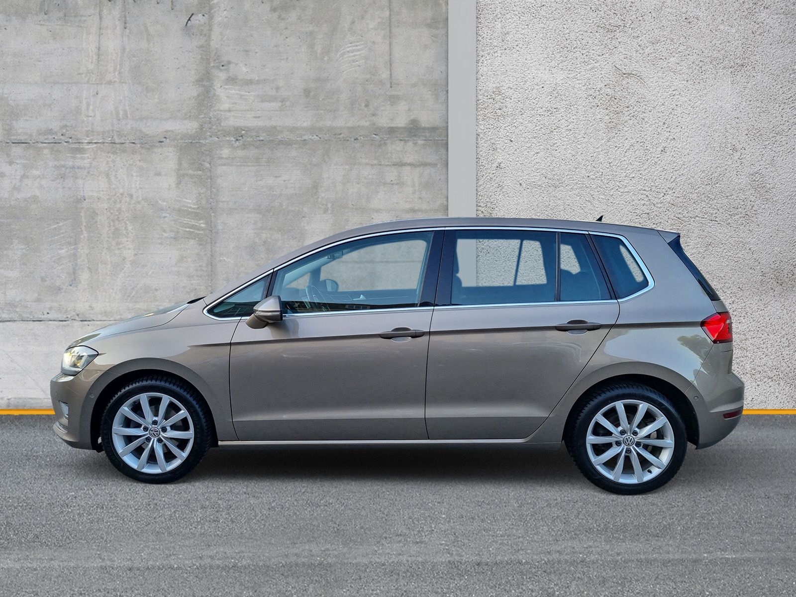 Fahrzeugabbildung Volkswagen Golf Sportsvan 1.4 TSI DSG Highline XENON STANDH
