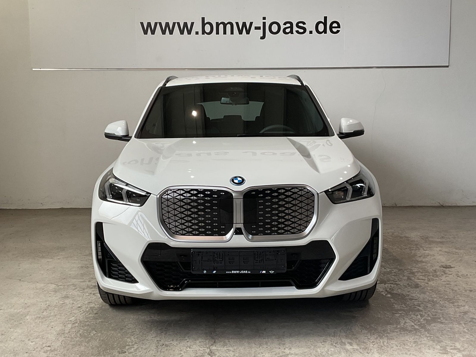 Fahrzeugeinzelansicht 6 Fahrzeugabbildung BMW iX1 eDrive20 |Head-Up Display |AHK |Komfortzugan