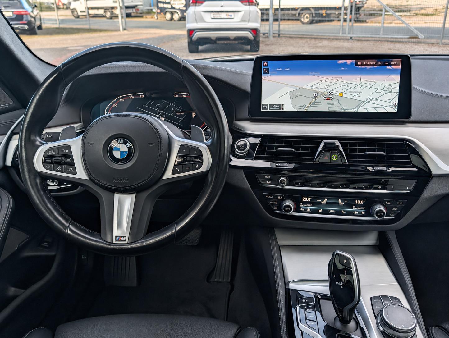 BMW 530 d Touring xDrive Luxury Line Voll!