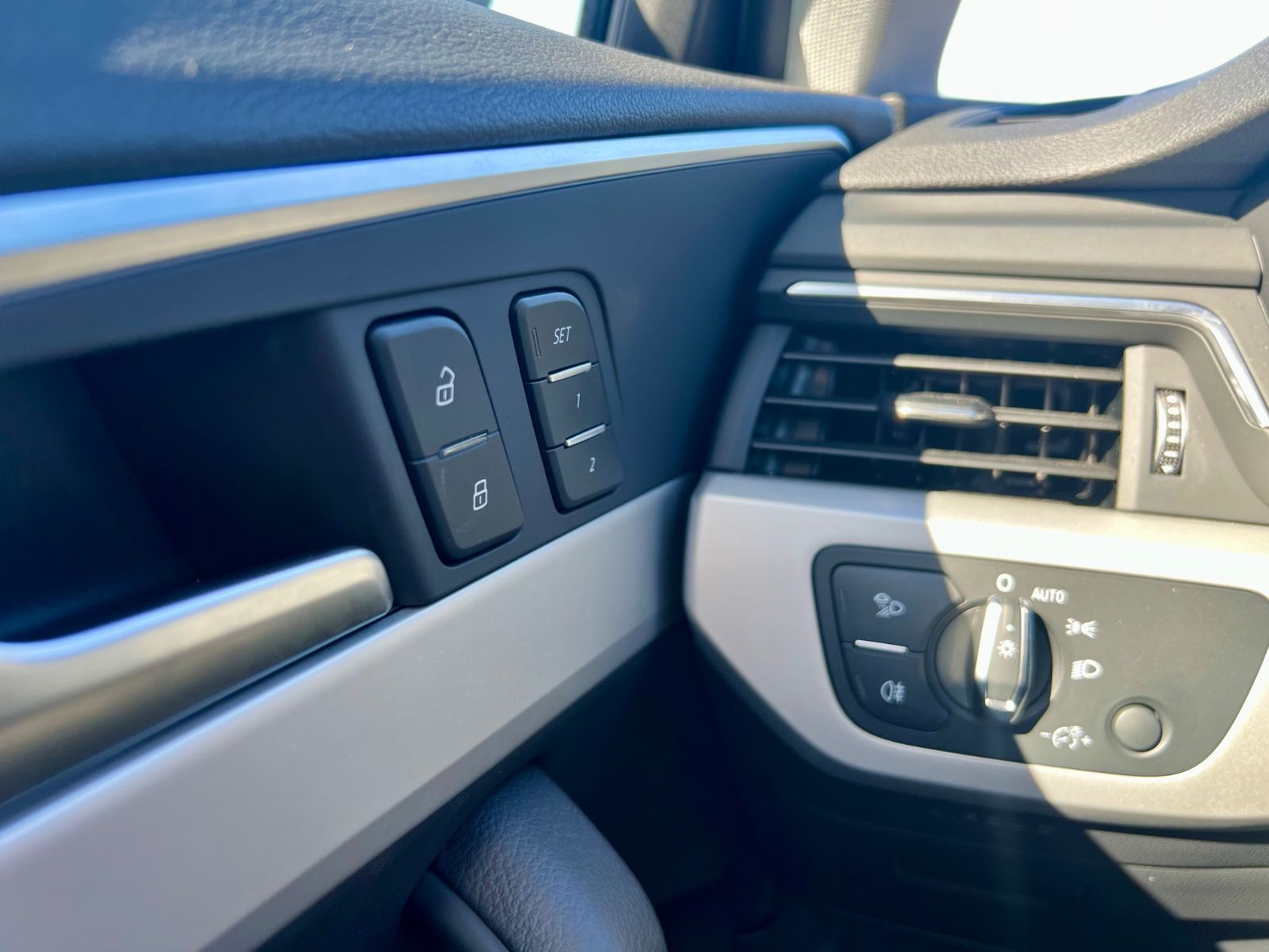 AUDI A4 Avant TDI LEDER AHK LED SHZ NAVI KAMERA
