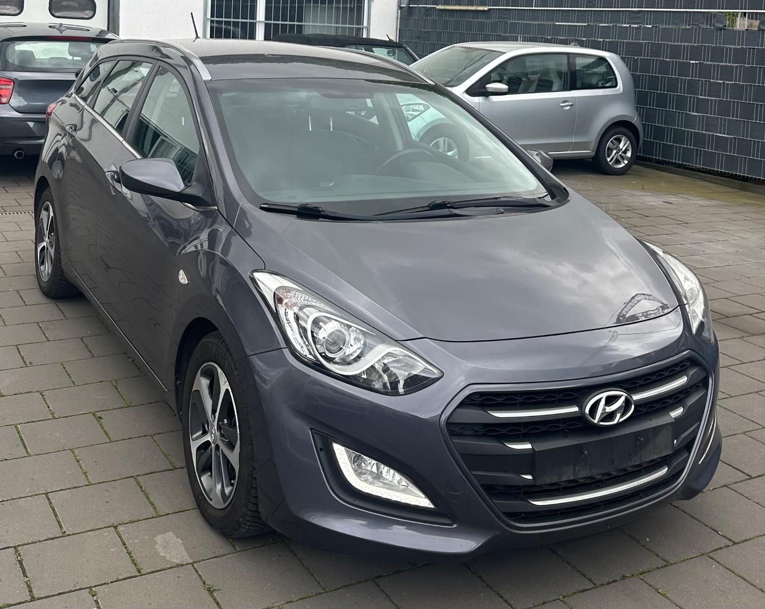 Hyundai i30 1.6 CRDI cw blue Trend