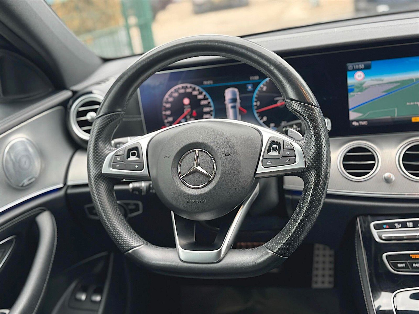 Fahrzeugabbildung Mercedes-Benz E 350d 4Matic AMG Night Paket*ACC*LED*BURMESTER*