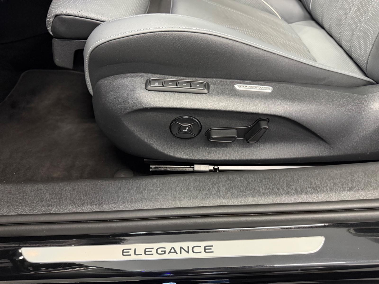 Volkswagen Passat Variant Elegance AHK ACC DCC Pano