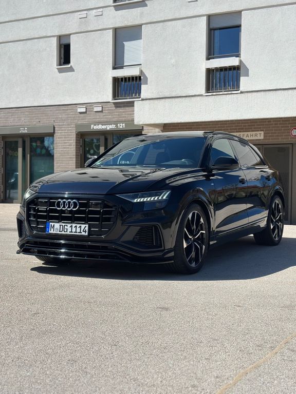 Image of Audi Q8