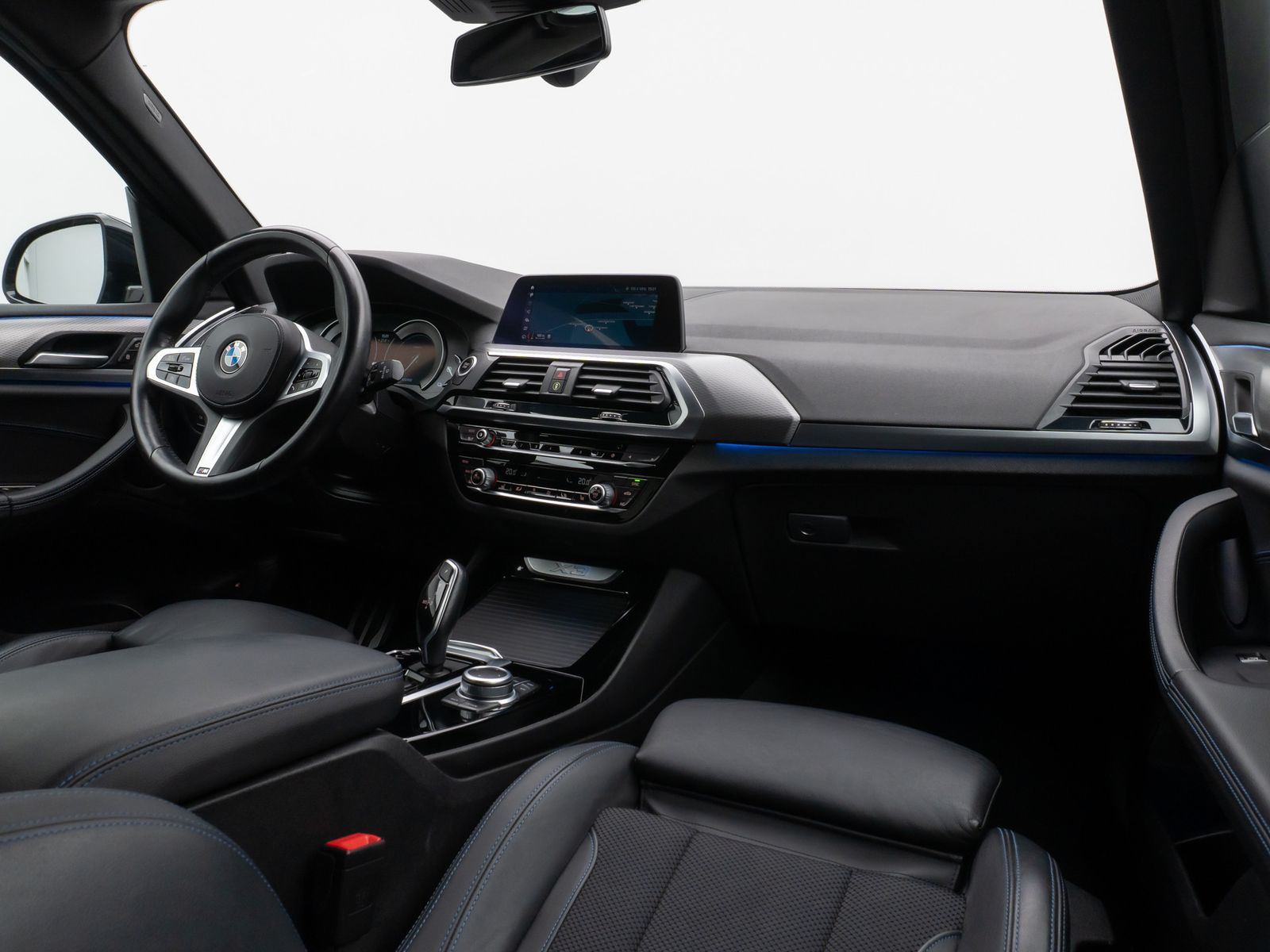 Fahrzeugabbildung BMW X3 xD30e M Sport DAB CockPit+ PDC AHK LED 19Zoll