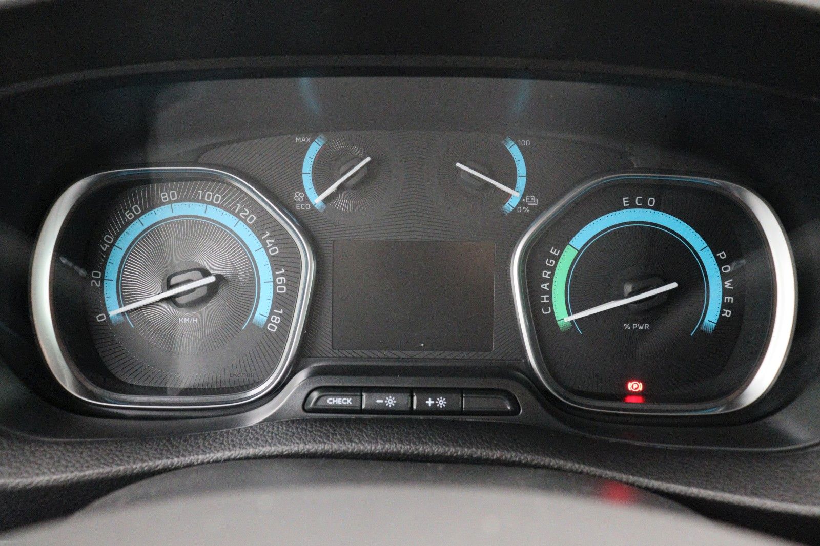 Fahrzeugabbildung Fiat E-Scudo Kastenwagen SX L2 75kWh sofort!