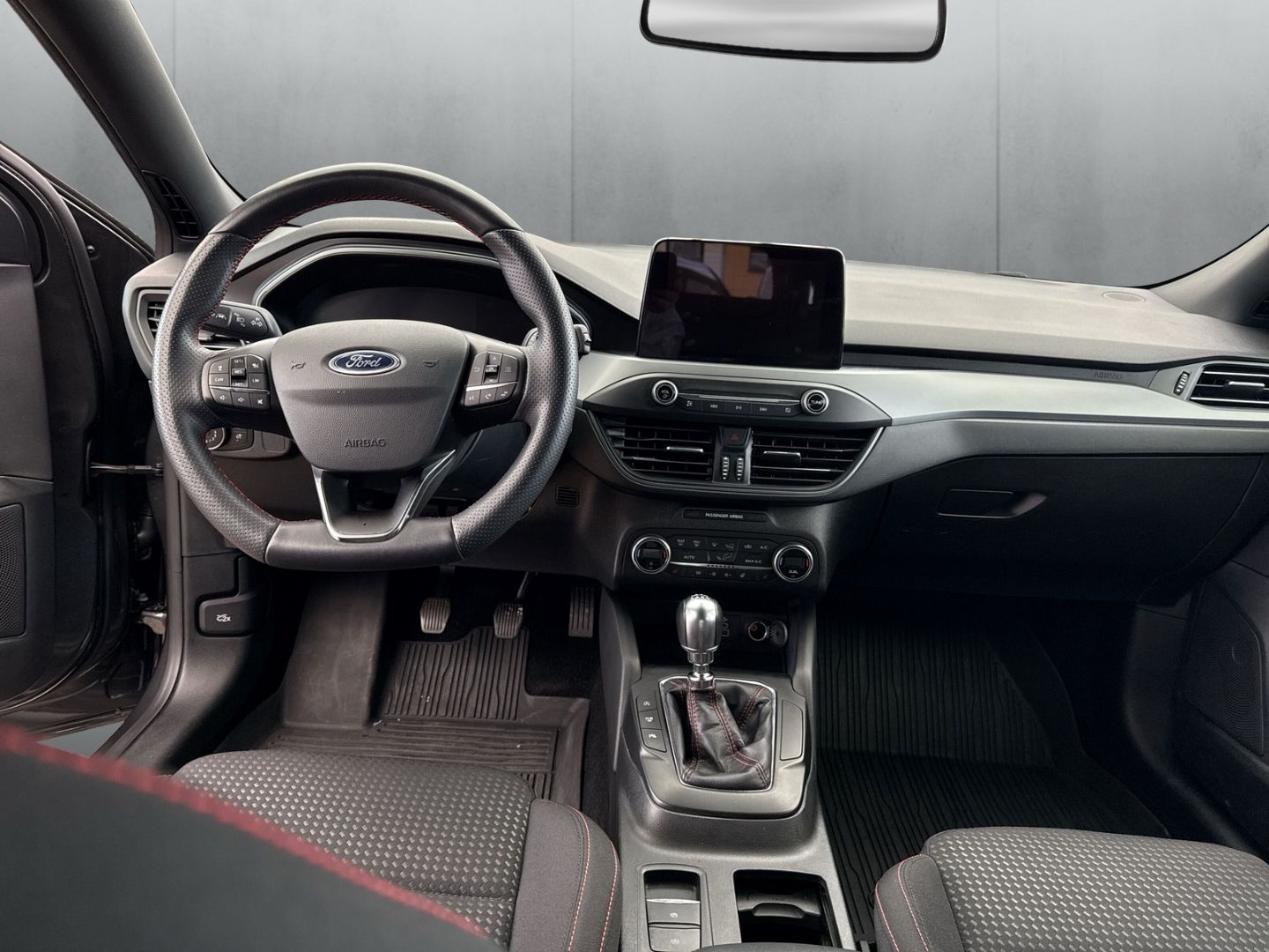 Fahrzeugabbildung Ford Focus Turnier ST-Line Style Kamera NAVI DAB TWA
