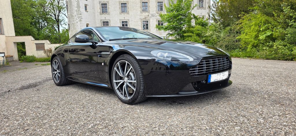 Aston Martin V8 Vantage