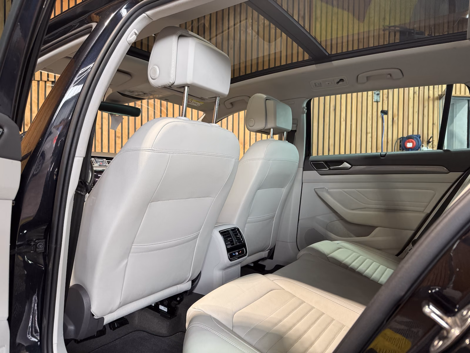 Volkswagen Passat 2,0 TDI 4M DSG Navi*360*Pano*AHK, миниатюра 15