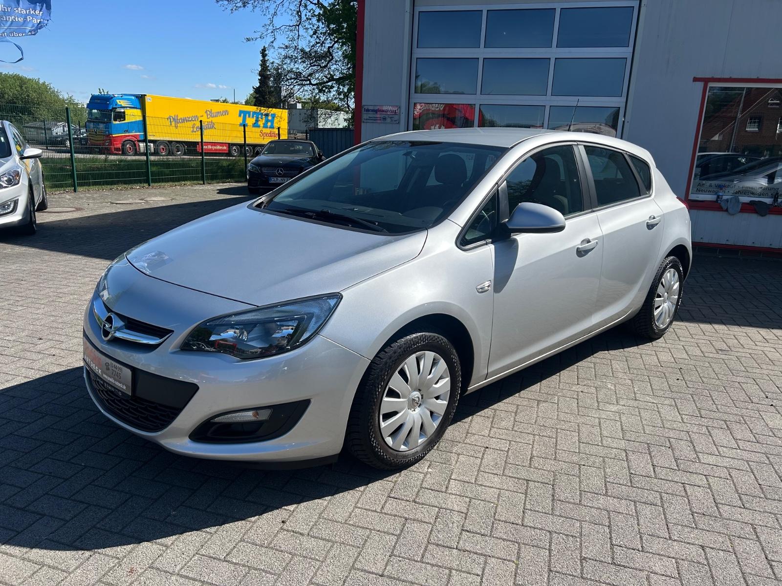 Opel Astra J Lim. 5-trg. Edition erst.105.000 Km !