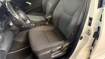 Toyota Yaris - 12