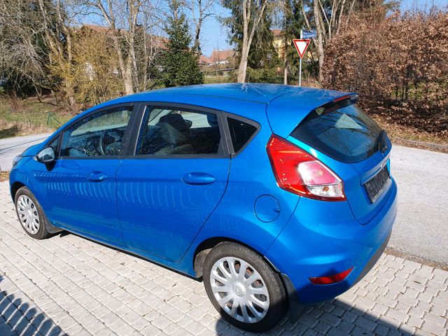 Ford Fiesta  64735km Tüv / KD Neu 8fach Be...