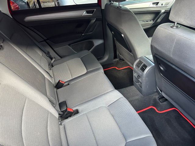 Fahrzeugabbildung Volkswagen Golf Sportsvan VII+NaviZB+Klima+Allwetter LM+