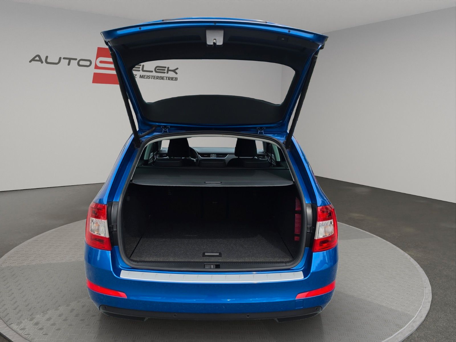 Fahrzeugabbildung SKODA Octavia Combi Ambition Apple CarPlay und Android