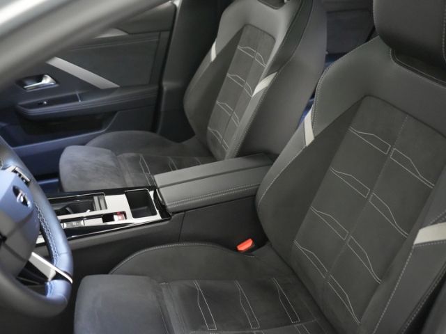 Astra L ST ULTIMATE AT+NAVI+360 GRAD KAMERA+SCHI
