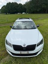 Skoda Superb Sportline 2.0 TDI - Skoda Octavia: Super