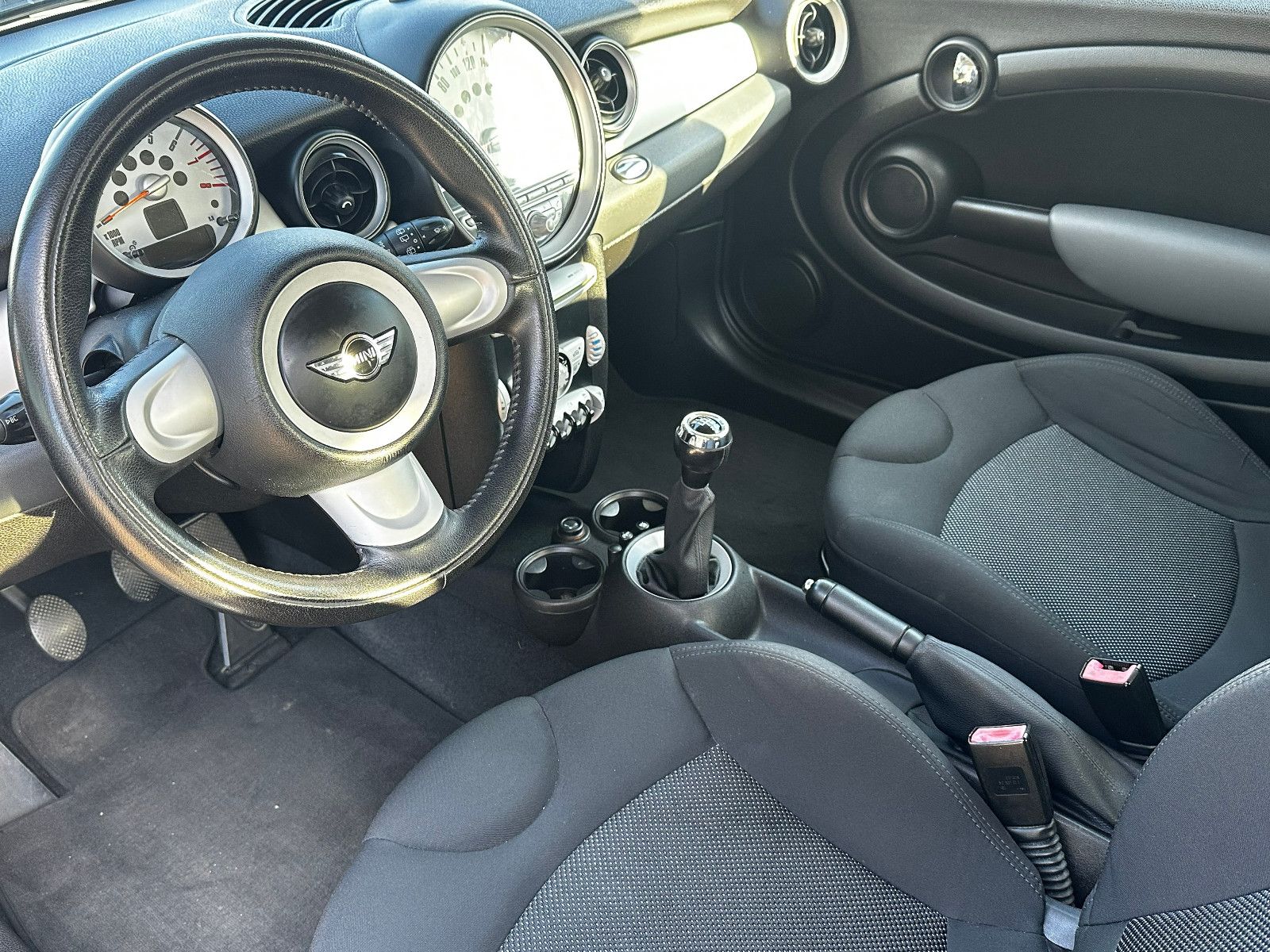 Fahrzeugabbildung MINI ONE Mini One