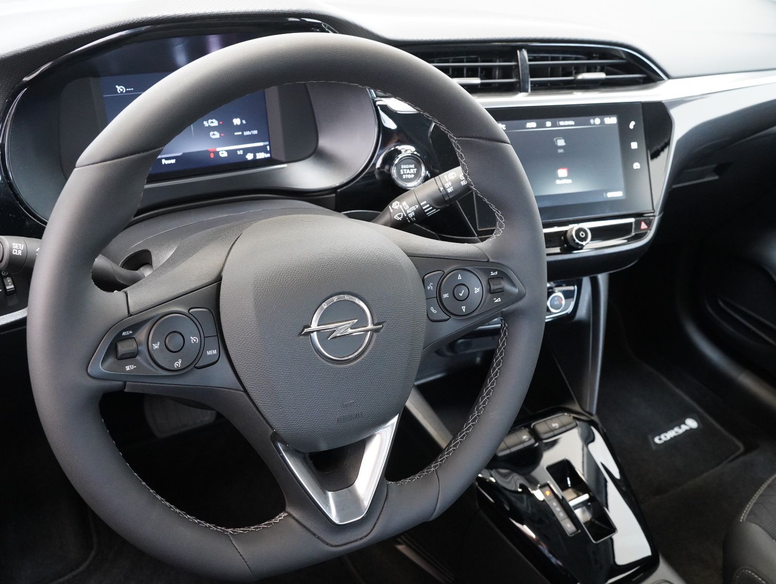 Fahrzeugabbildung Opel Corsa F e Elegance 11KW/LED/DAB/CARPLAY/SOH