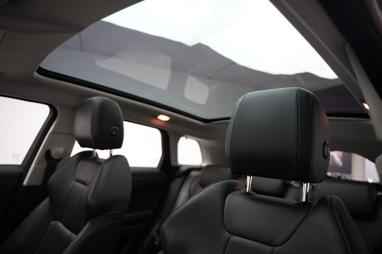 Fahrzeugabbildung Land Rover Range Rover Evoque SE Dynamic *Panorama*Kamera