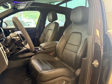Porsche Cayenne - 10