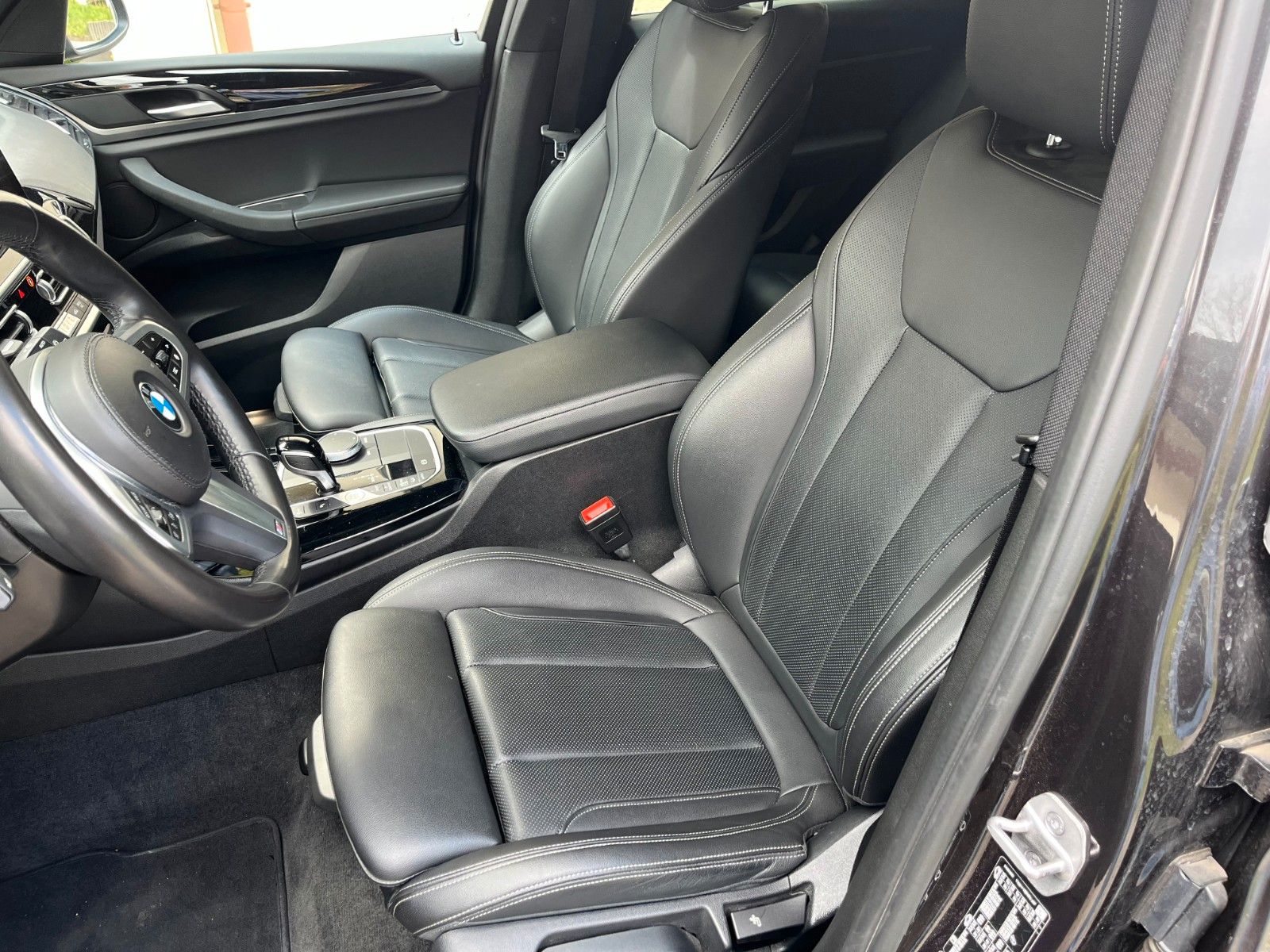 BMW X3 xDrive 20 d - AHK, Navi, LED foto 6