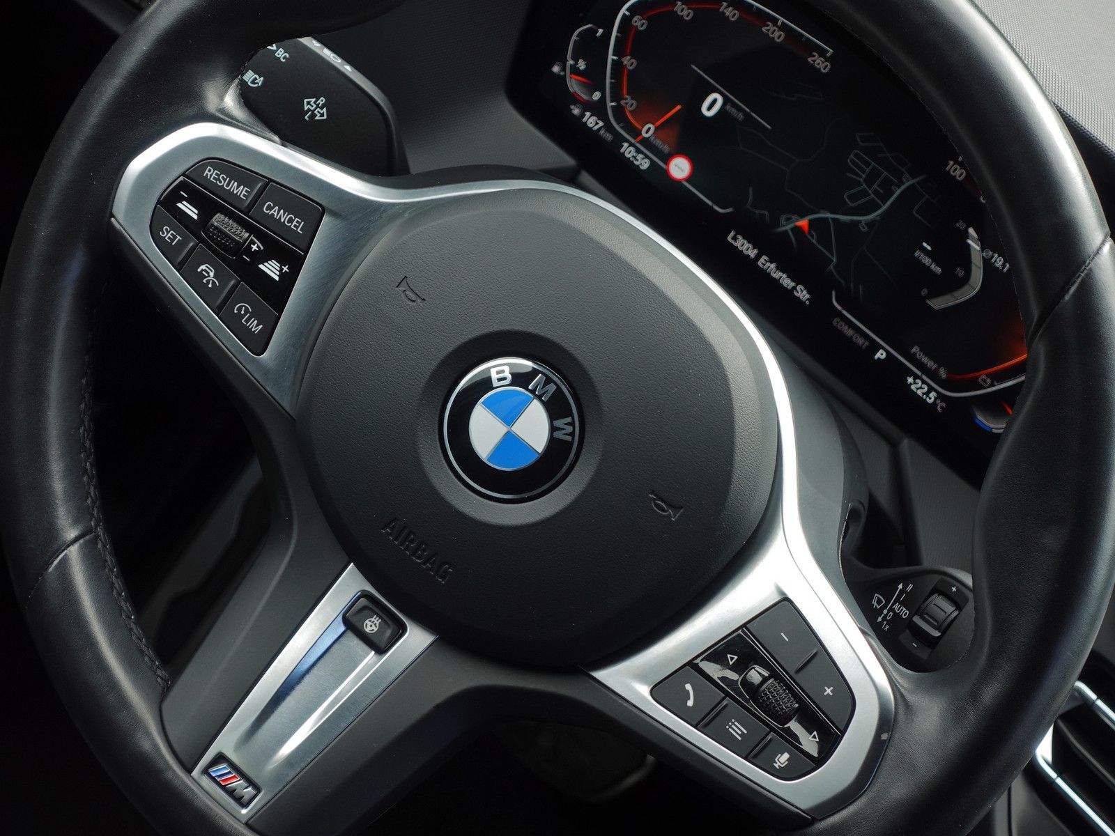 Fahrzeugabbildung BMW 118i Aut. M Sport M Shadow HUD harman/kardon 19"