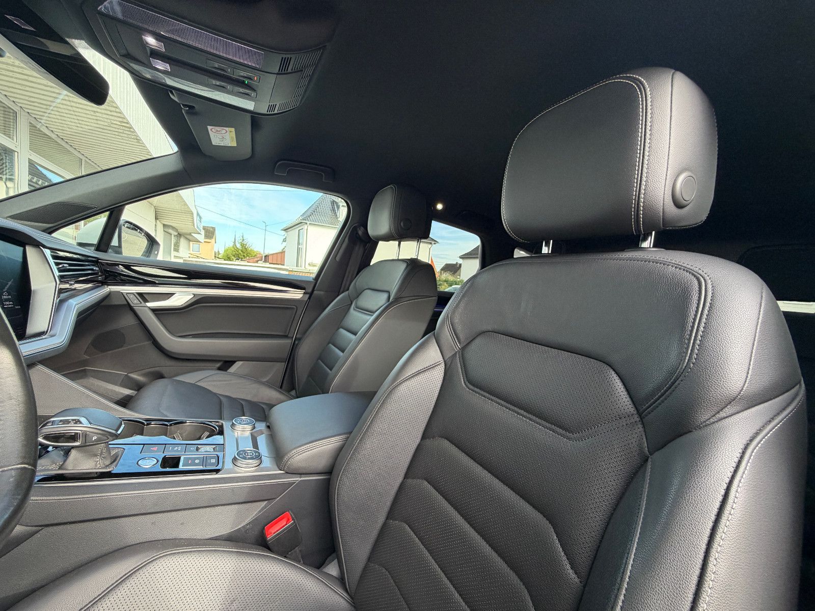 Fahrzeugabbildung Volkswagen Touareg SPORT/ 4Motion/VIRTUAL/AMBIENT/360''KAM