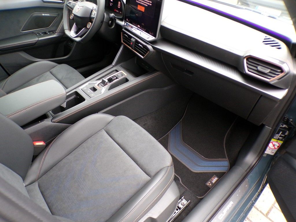 Fahrzeugabbildung CUPRA Leon Sportstourer VZ 1.5 e-Hybrid DSG