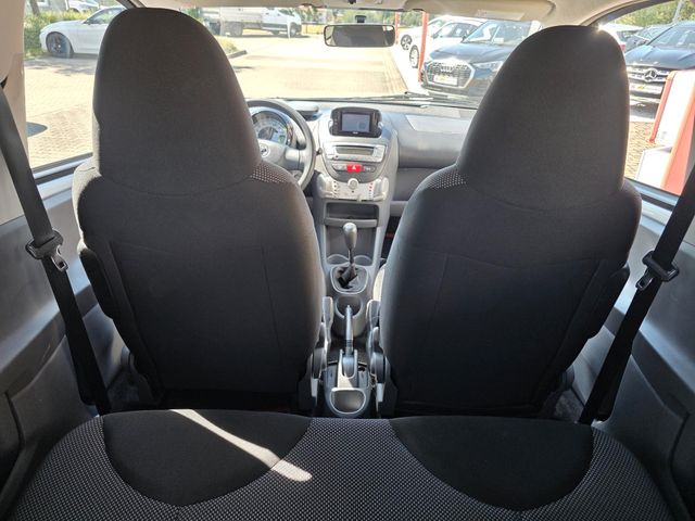 TOYOTA Aygo — Foto 17