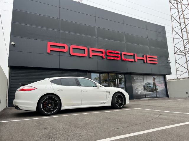 Porsche Panamera 4S GTS