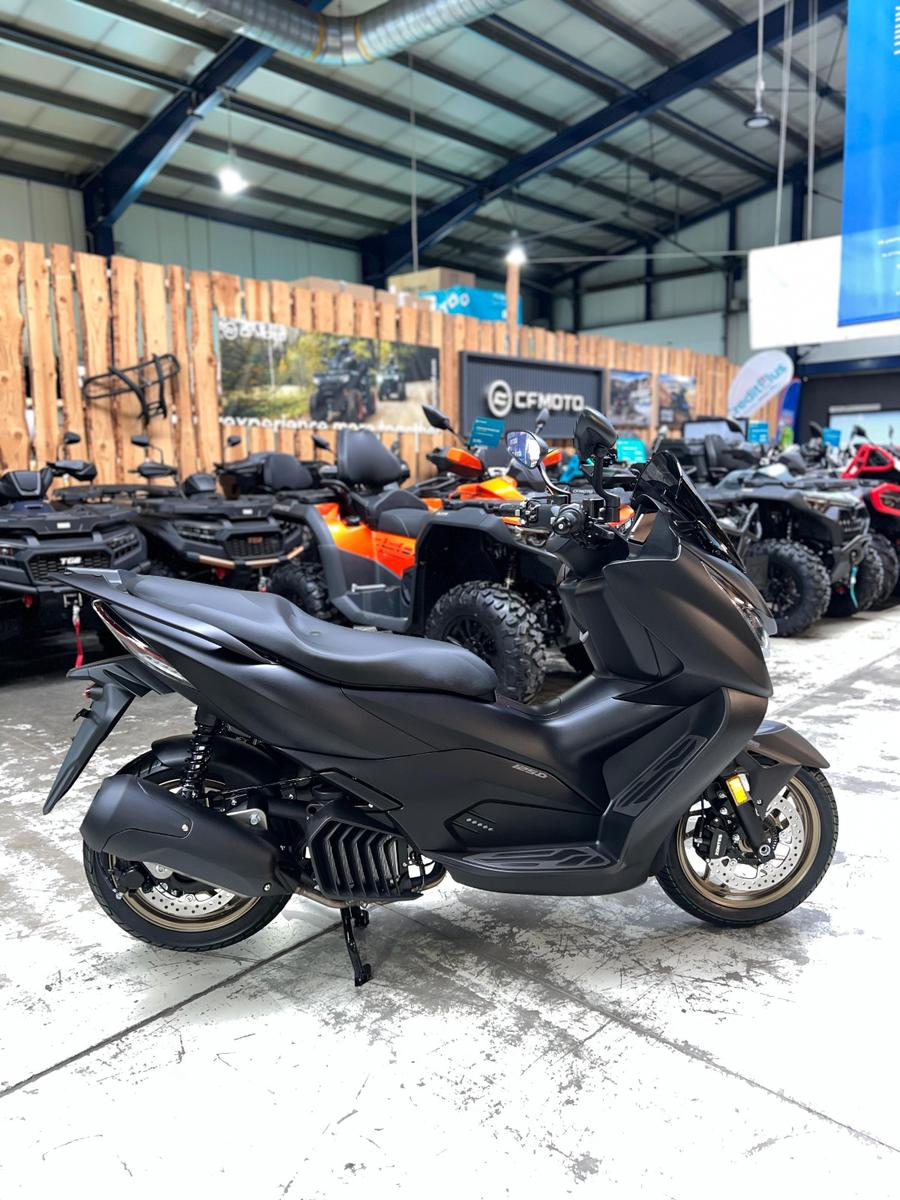 Zontes 125D scooter