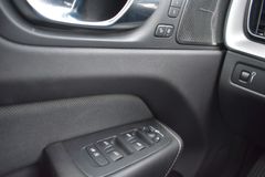 Fahrzeugabbildung Volvo XC60 D4 Autom. R-Design*STHZG*H/K*RFK*ACC