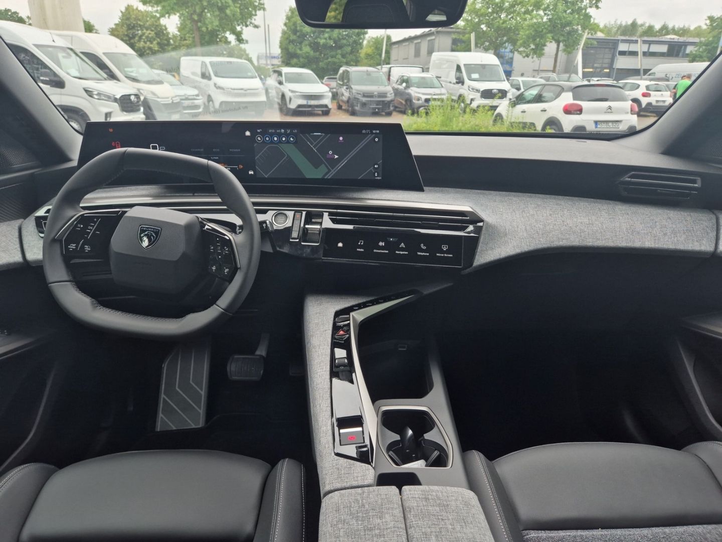 Fahrzeugabbildung Peugeot 5008 Allure HYBRID 145 e-DSC6 Navi LED CarPlay