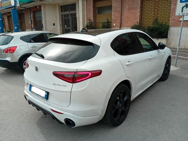 Alfa Romeo Stelvio 2.2 Diesel Veloce   Nettopreis  20.492 €