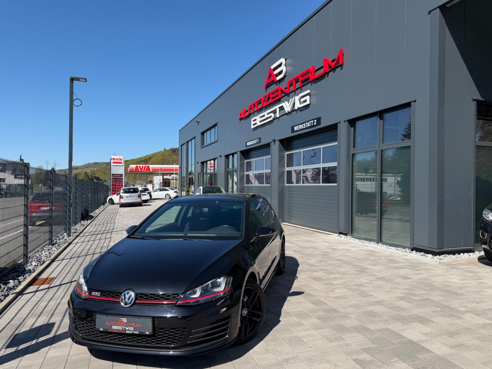 Volkswagen Golf VII GTI BMT*SHZG*8-FACH*SPORT*S-DACH*PDC