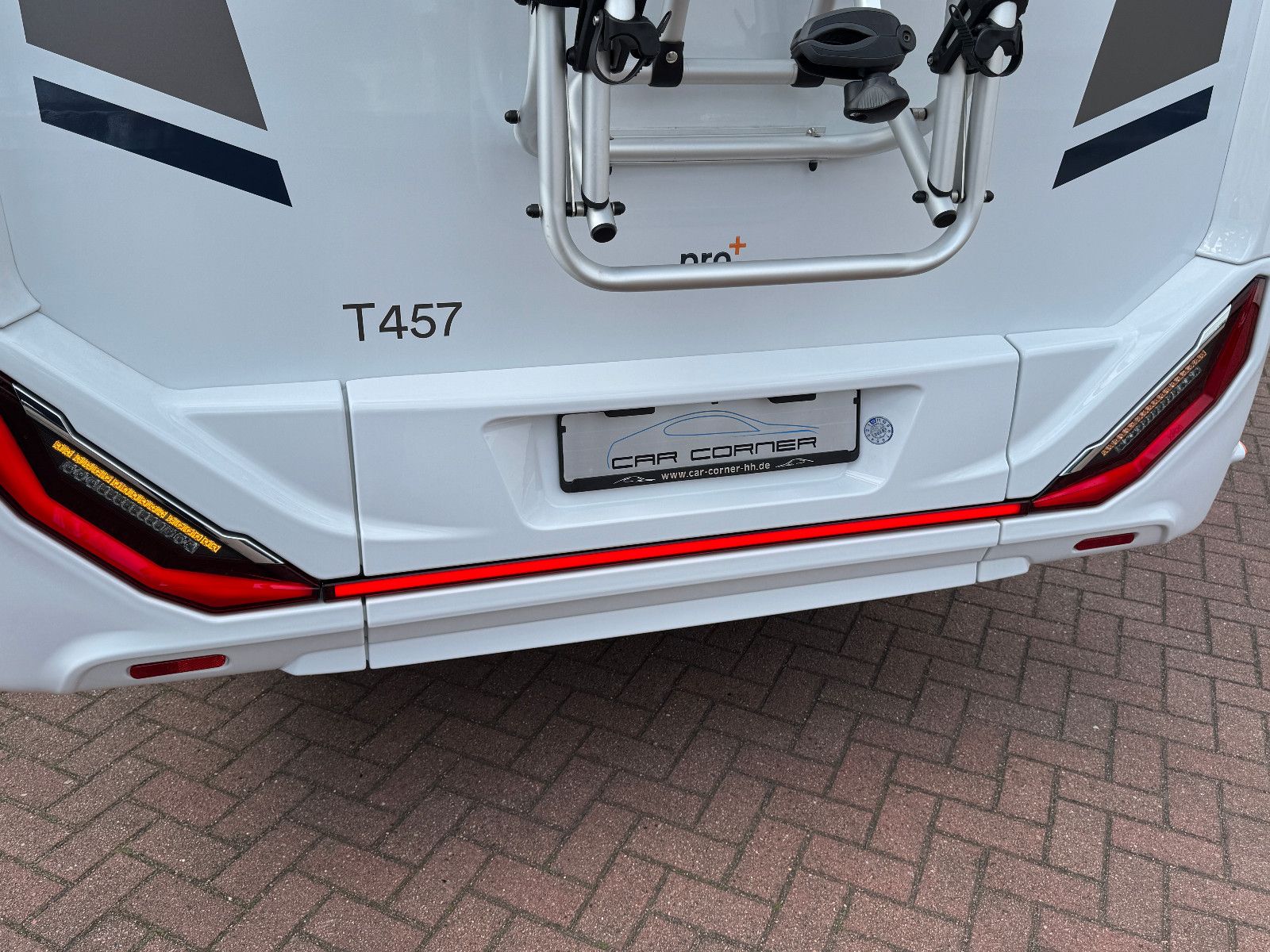 Fahrzeugabbildung Carado T 457 Pro + HYDRAULISCHE HUBSTÜTZEN LUFTFEDERUNG