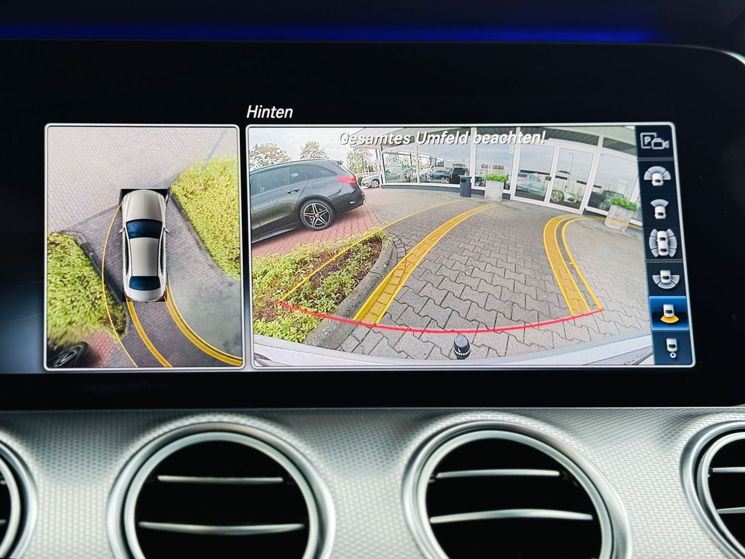 Fahrzeugabbildung Mercedes-Benz E 200 AMG, Multibeam, Memory, 360°, Comand, PTS,